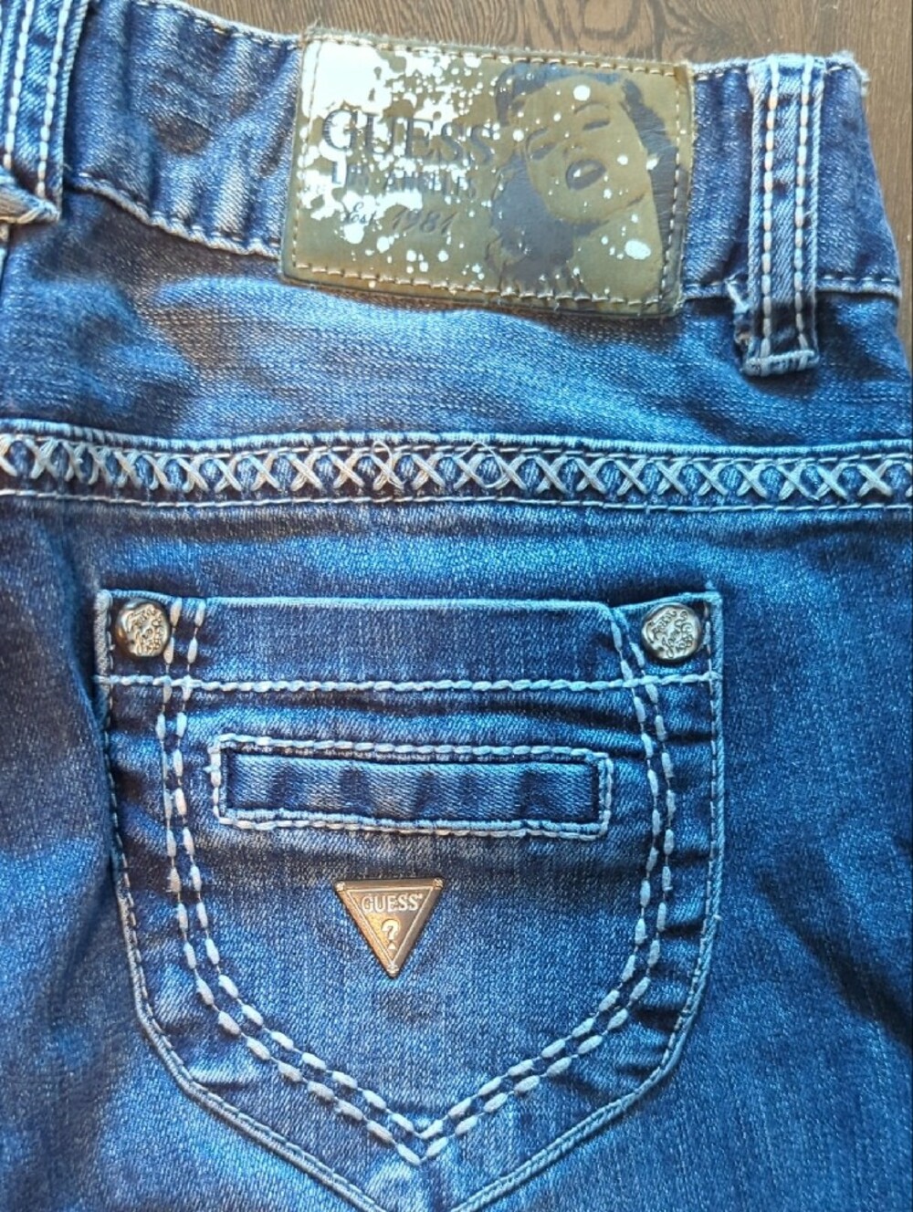 GUESS Low-rise Skinny Jeans in Dark Blue Wash
